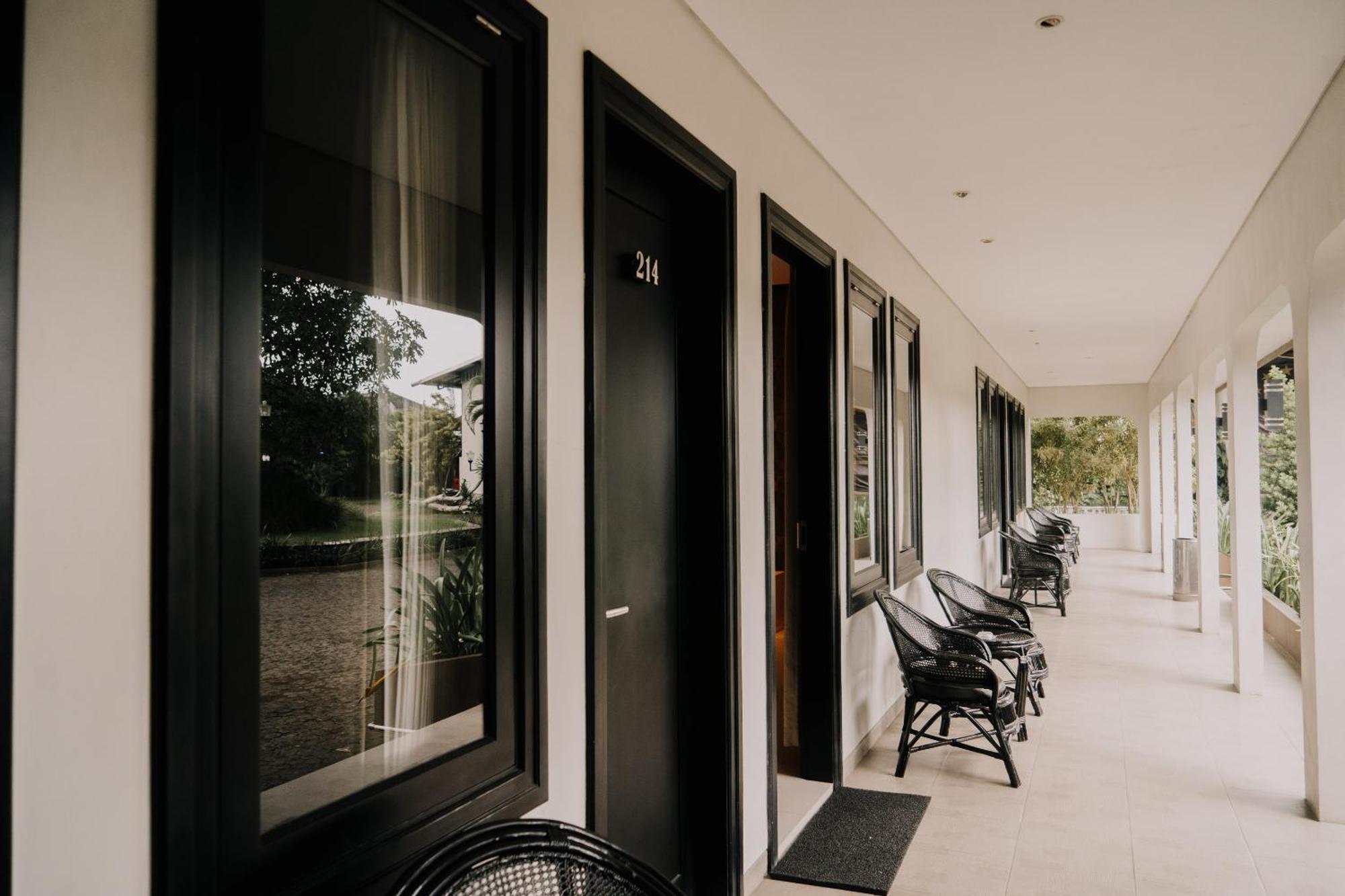 New Surya Hotel Banyuwangi  Kültér fotó