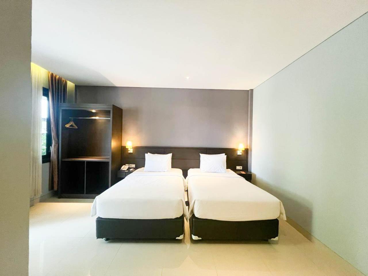 New Surya Hotel Banyuwangi  Kültér fotó