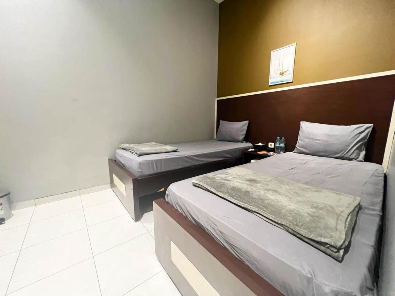 New Surya Hotel Banyuwangi  Kültér fotó